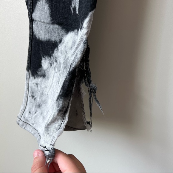 Revice Uptown Twister Jeans - Picture 4 of 7